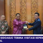 YouTube Thumbnail Berita Terkini Simpel Cokelat_20240806_180606_0000
