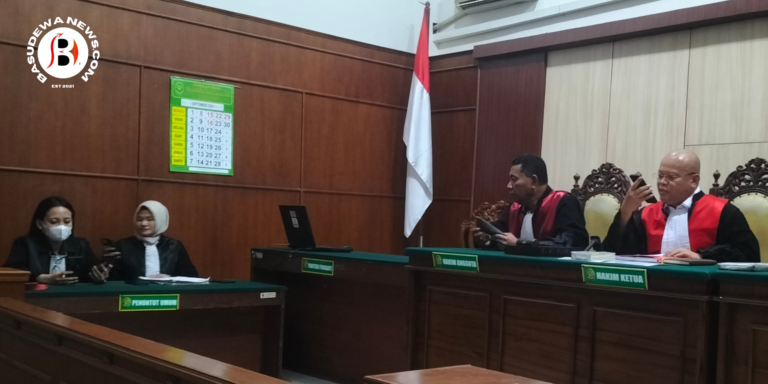 Merah dan Putih Minimalis 17 Agustus Spanduk_20240910_074222_0000