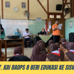 Kuning Biru dan Putih Modern Arung jeram YouTube Thumbnail _20241012_122626_0000
