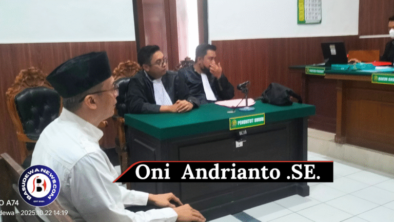 Oni Andrianto .SE._20251023_140558_0000