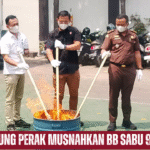 Kejari Tanjung Perak Musnahkan BB Sabu 9 Kilogram_20251127_123608_0000